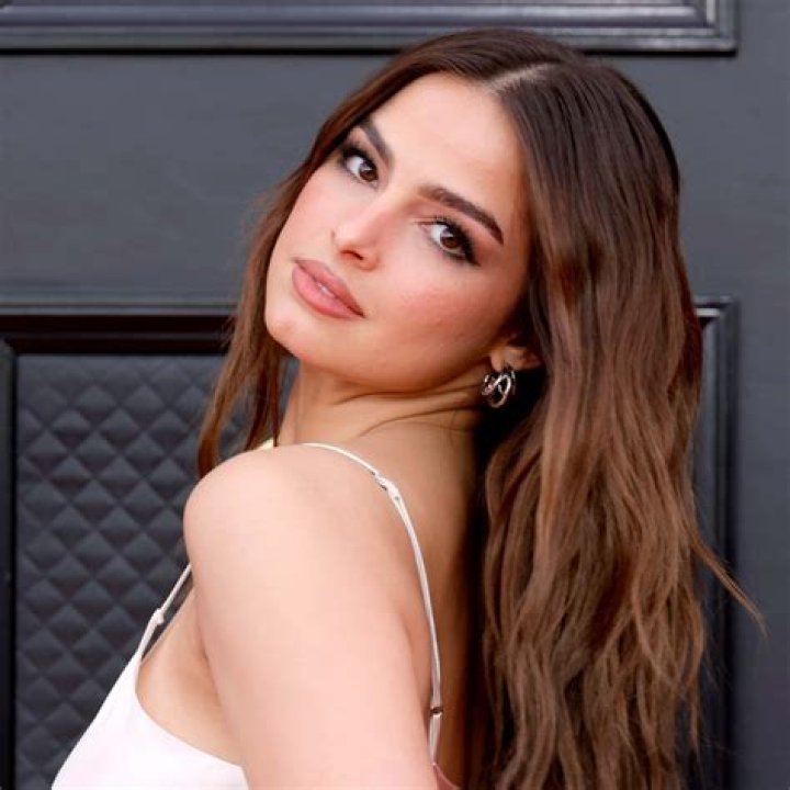 Addison Rae (TikTok Star) - Age, Birthday, Bio, Facts, Family, Net Worth, Height & More