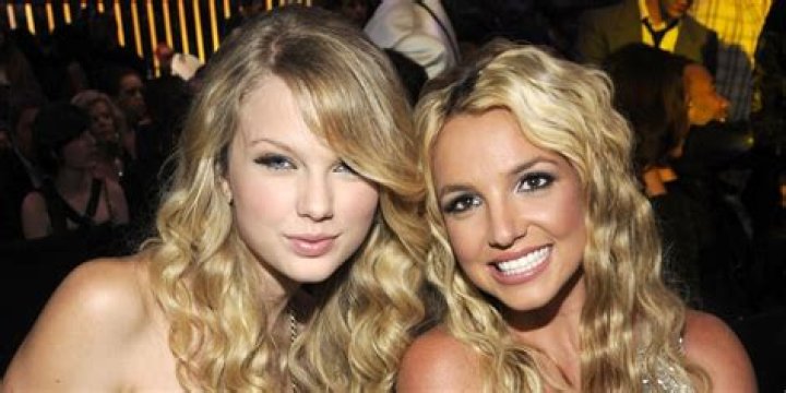 Britney Spears met Taylor Swift before she was famous and the throwback selfie is adorable