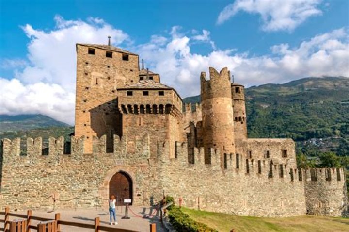 13 Spectacular Castles in Italy
