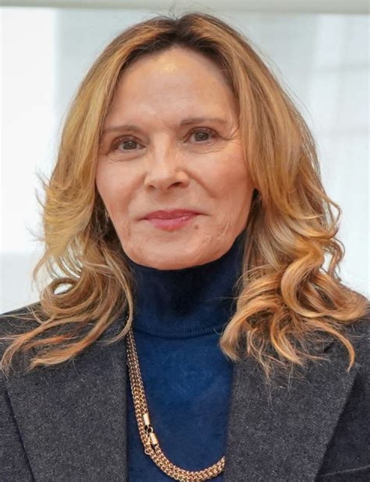 Dive Into The Surprising Facts About Kim Cattrall's Height