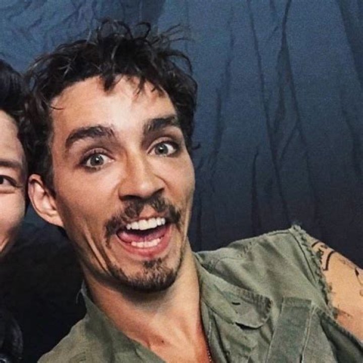 Emmy Raver-Lampman Wiki, Husband, Parents