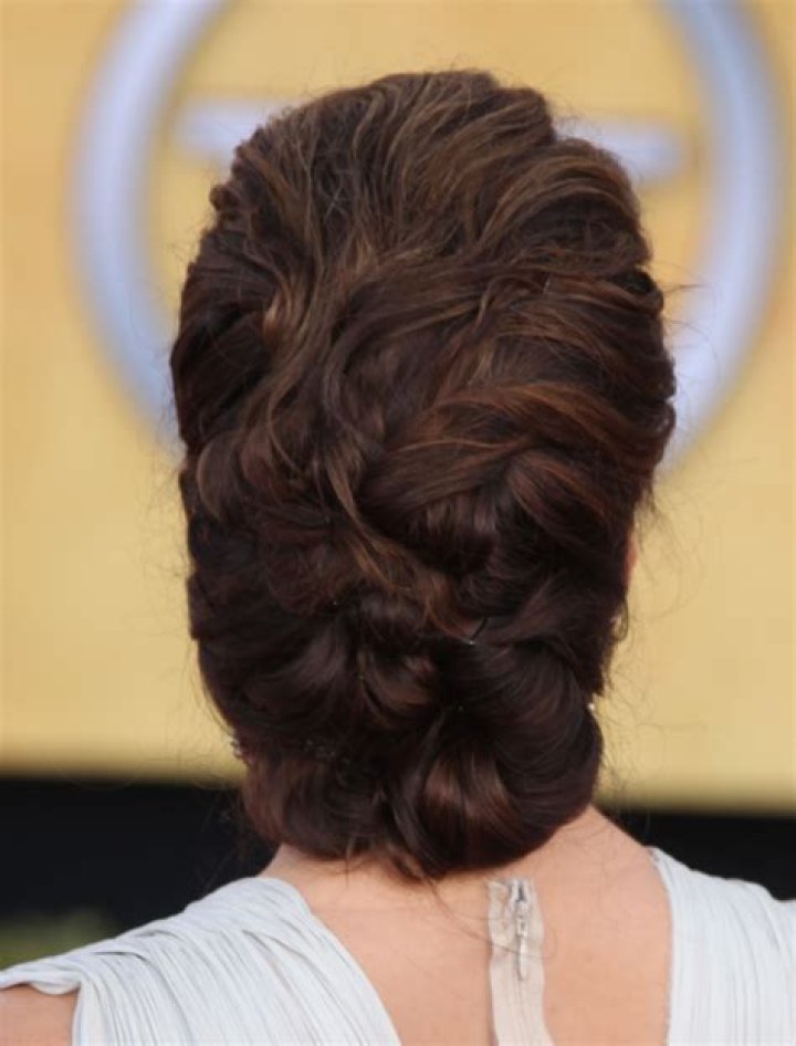 Eva Longoria Hairstyles That Make you Wonder if She Fired her Stylist