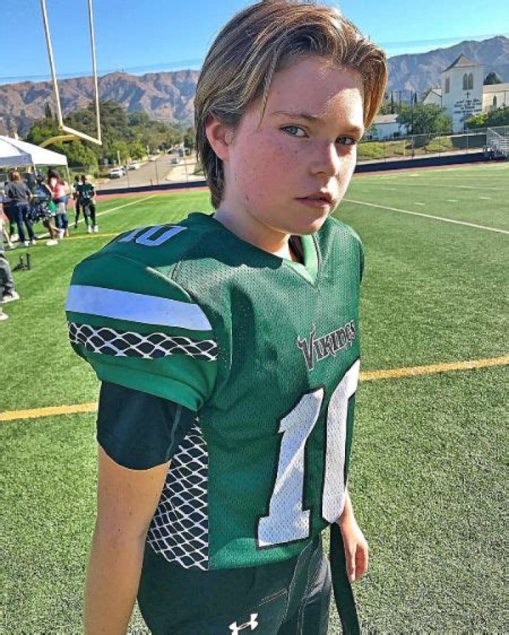 Hayden Cruz Haas | Net Worth, Movies & TV Shows, YouTube, Instagram, Tik Tok, Birthday, Piper Rockelle,Dating, Girlfriend, Relationship, Crush, Football, Dad, Mom, Parents, Age, Height, Merch -2020