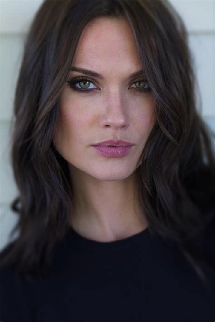 Laura James (Model) - Age, Birthday, Bio, Facts, Family, Net Worth, Height & More