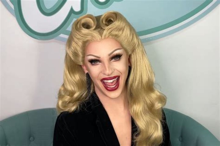 Miz Cracker (Comedian) - Age, Birthday, Bio, Facts, Family, Net Worth, Height & More