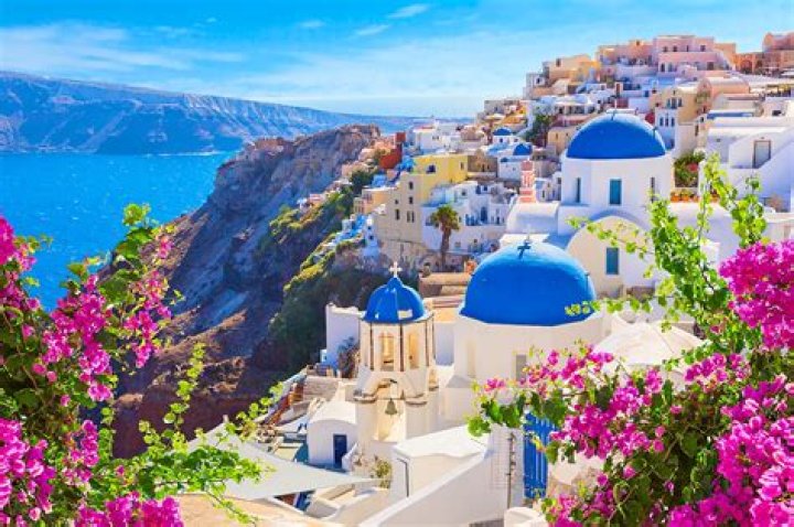 Santorini Cruise: Discover Cruises to Santorini