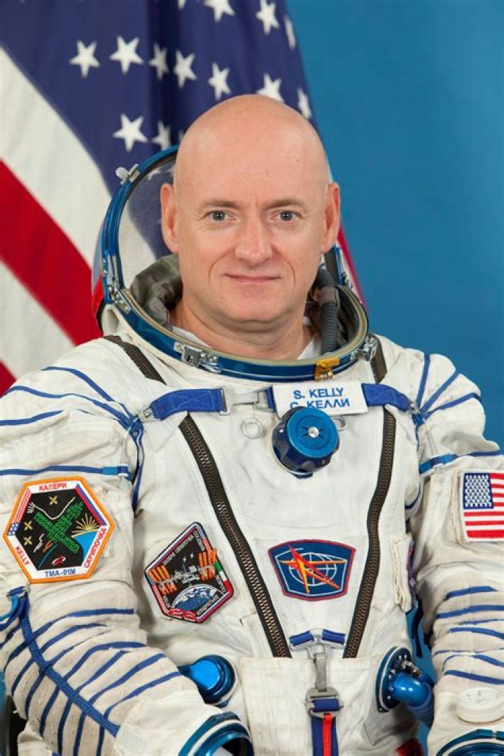 Scott Kelly (Astronaut) - Age, Birthday, Bio, Facts, Family, Net Worth, Height & More