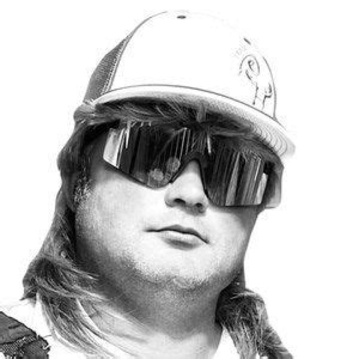 StaleKracker (TikTok Star) - Age, Birthday, Bio, Facts, Family, Net Worth, Height & More