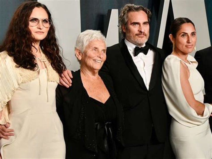 Uncover The Extraordinary Legacy Of The Roberts Family In Hollywood
