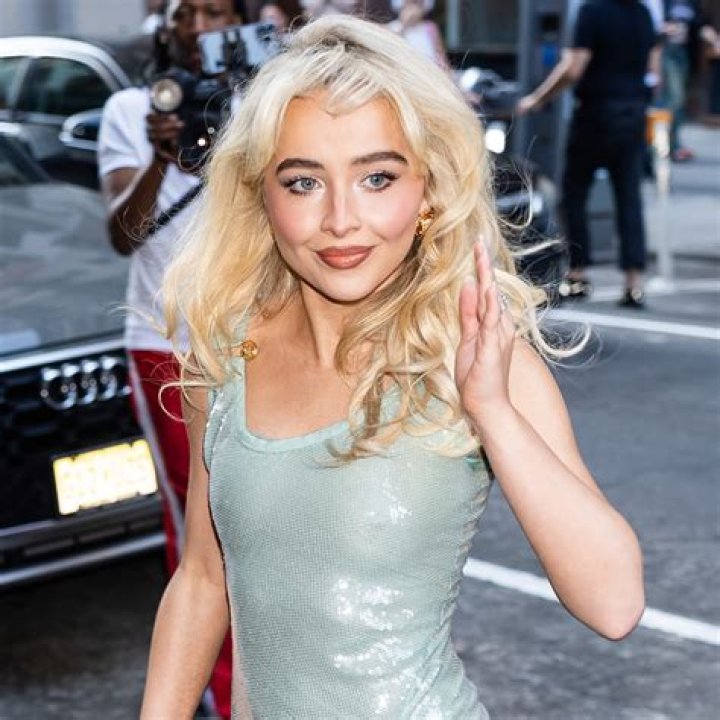 Unveiling The Secrets Of Sabrina Carpenter's Bust Size